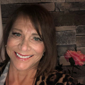 Meet your Posher, Laurie